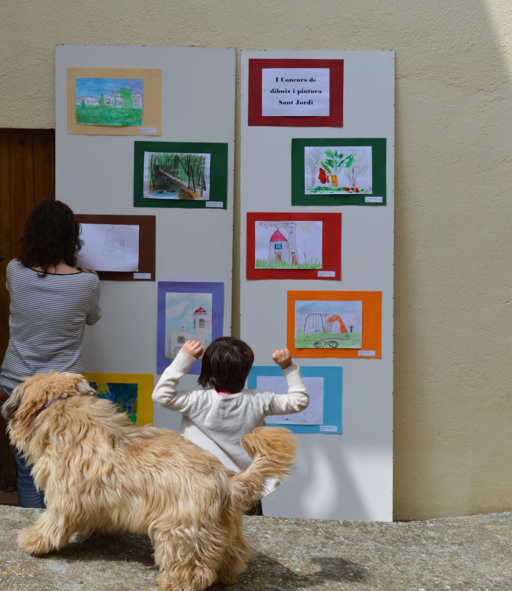 Recull de dibuixos presentats al concurs de dibuix i pintura de Sant Jordi.