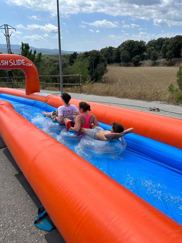 Tobogan aquàtic Splash Slide (dilluns 7 d'agost). 
